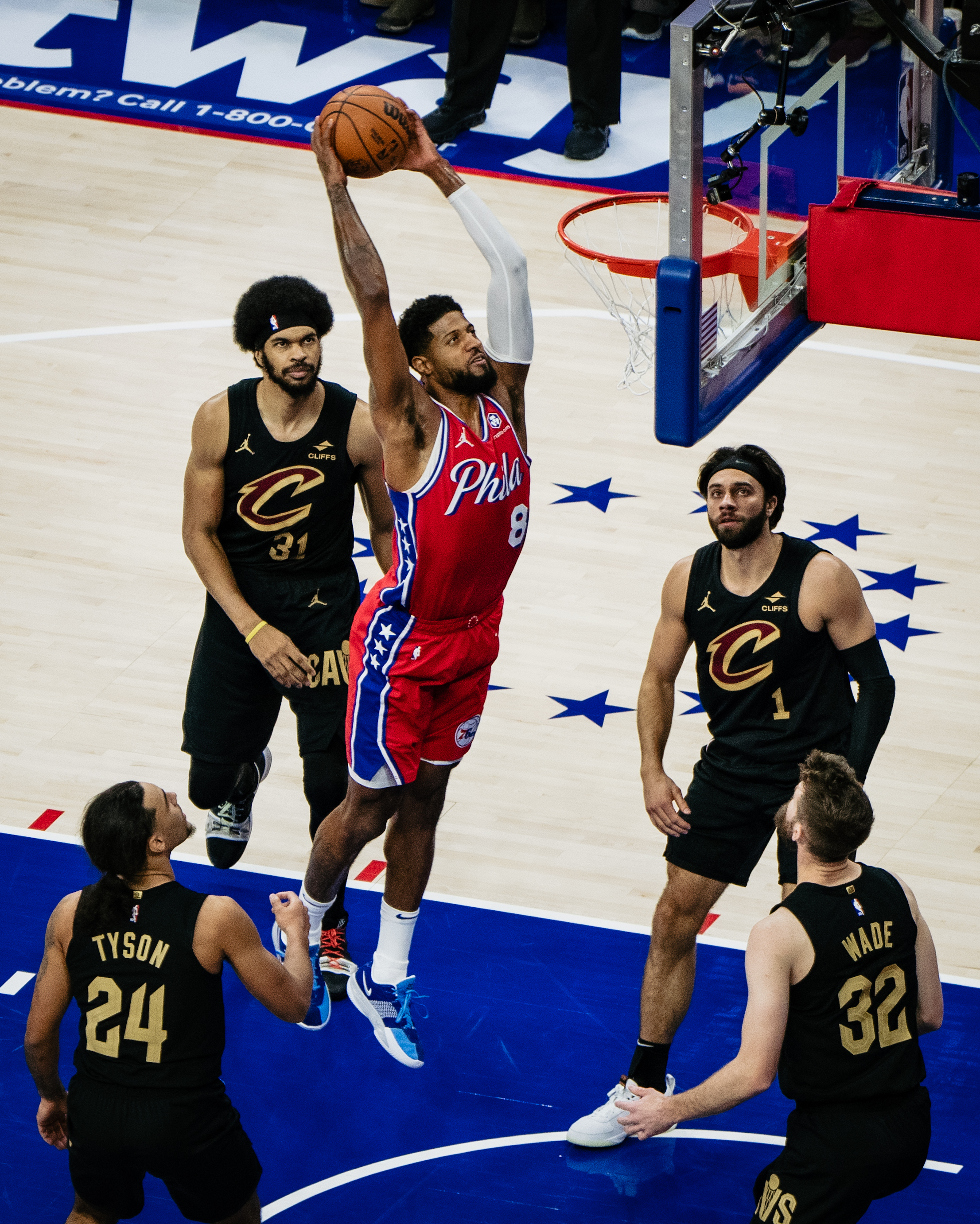 太阳球星三分绝杀，全场观众热烈欢呼，准备一些.的简单介绍