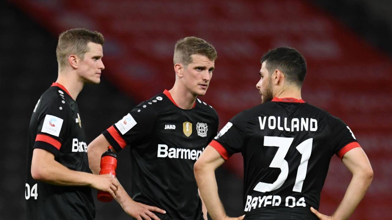 包含从穆古鲁扎在热火比赛中高光表现到冲刺阶段勒沃库森备战德国杯，山东男篮伤情更新备战法国杯的词条