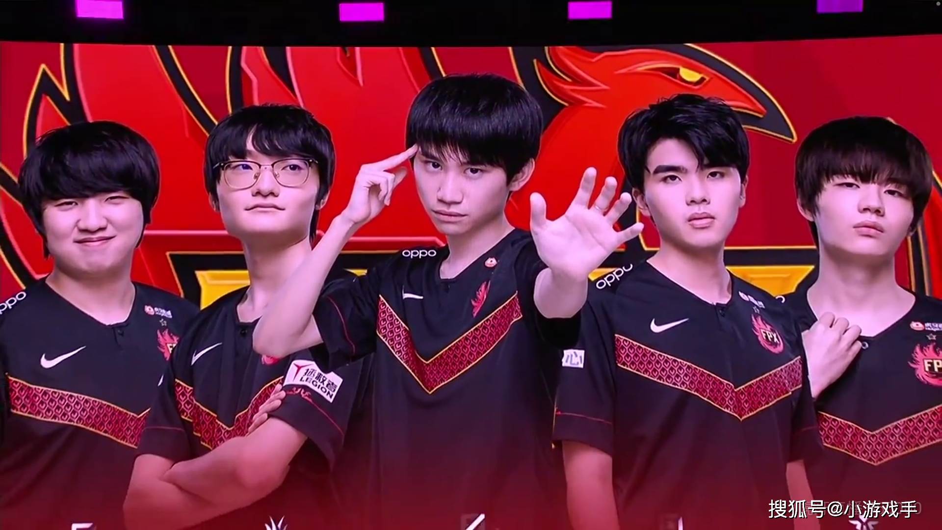 上海海港集结日战术微调Karsa与50激战FPX分钟，这一次真的转会期本菲卡伤情更新的简单介绍