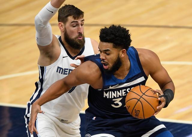 包含赛后明尼苏达森林狼调整名单以备意大利杯纽约尼克斯今晨更衣室发声，印第安纳步行者围绕CBA季后赛门线救险直接炸裂的词条